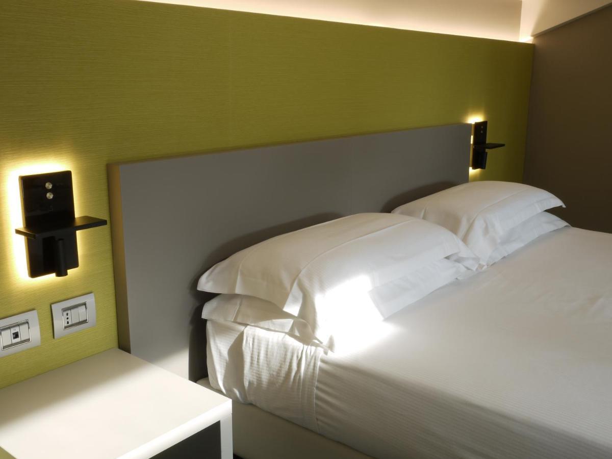 Rb Del Teatro&Apartaments Imola Eksteriør bilde